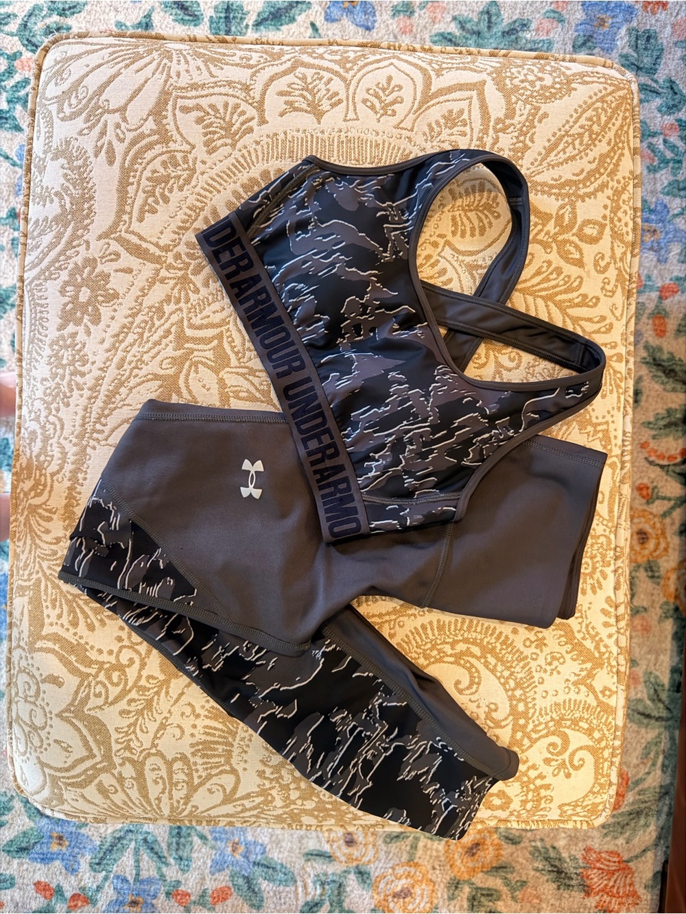 Under Armour Black and Gray Camo Racerback Sports Bra with Matching Leggings